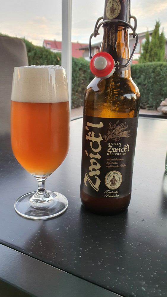 Aktien Zwick‘l Kellerbier